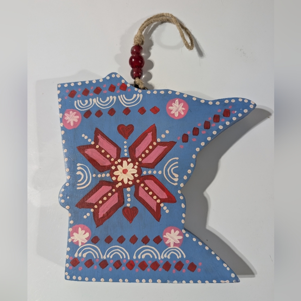 Minnesota State Shaped Hand-Painted Decor Piece